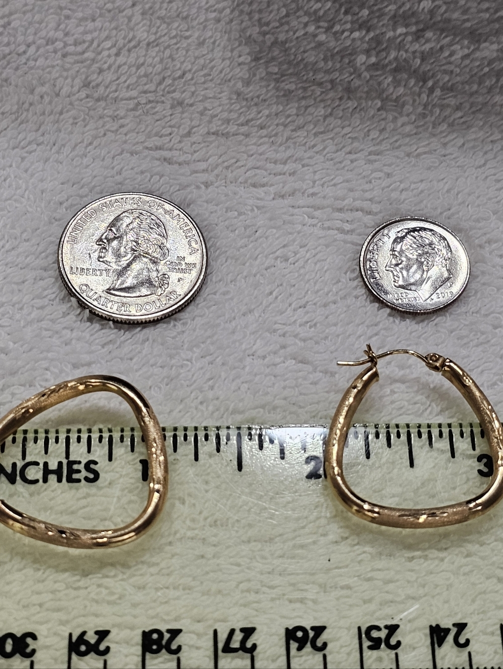 Brushed 10K Gold Earrings Diamond-Cut Design - Picture 8 of 11